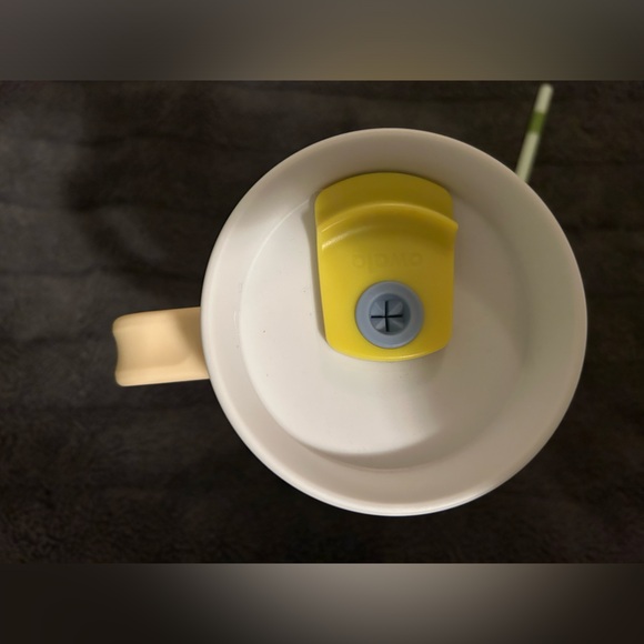 Brand new Owala 40oz colour lost in space - Picture 6 of 7